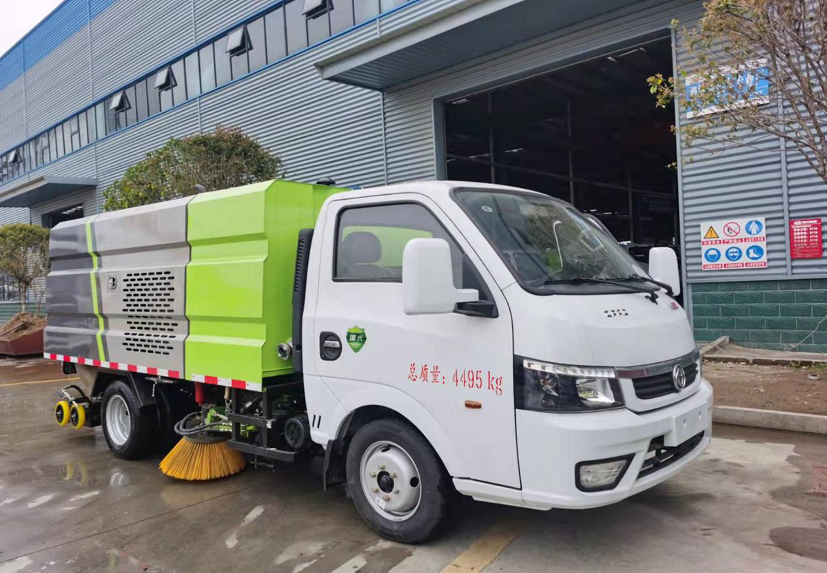 國六東風(fēng)途逸洗掃車（藍(lán)牌，1.8方塵1.5方水）